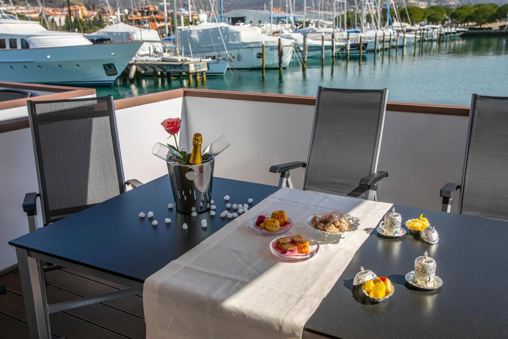 Floating Sea House Principessa Portorož Exterior foto